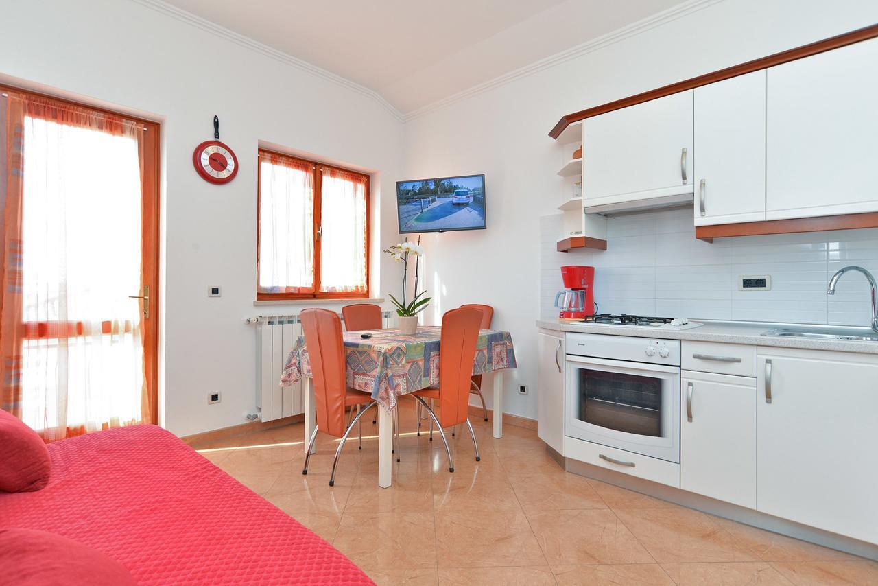 Apartment Ljiljana 1553 Новиград Экстерьер фото