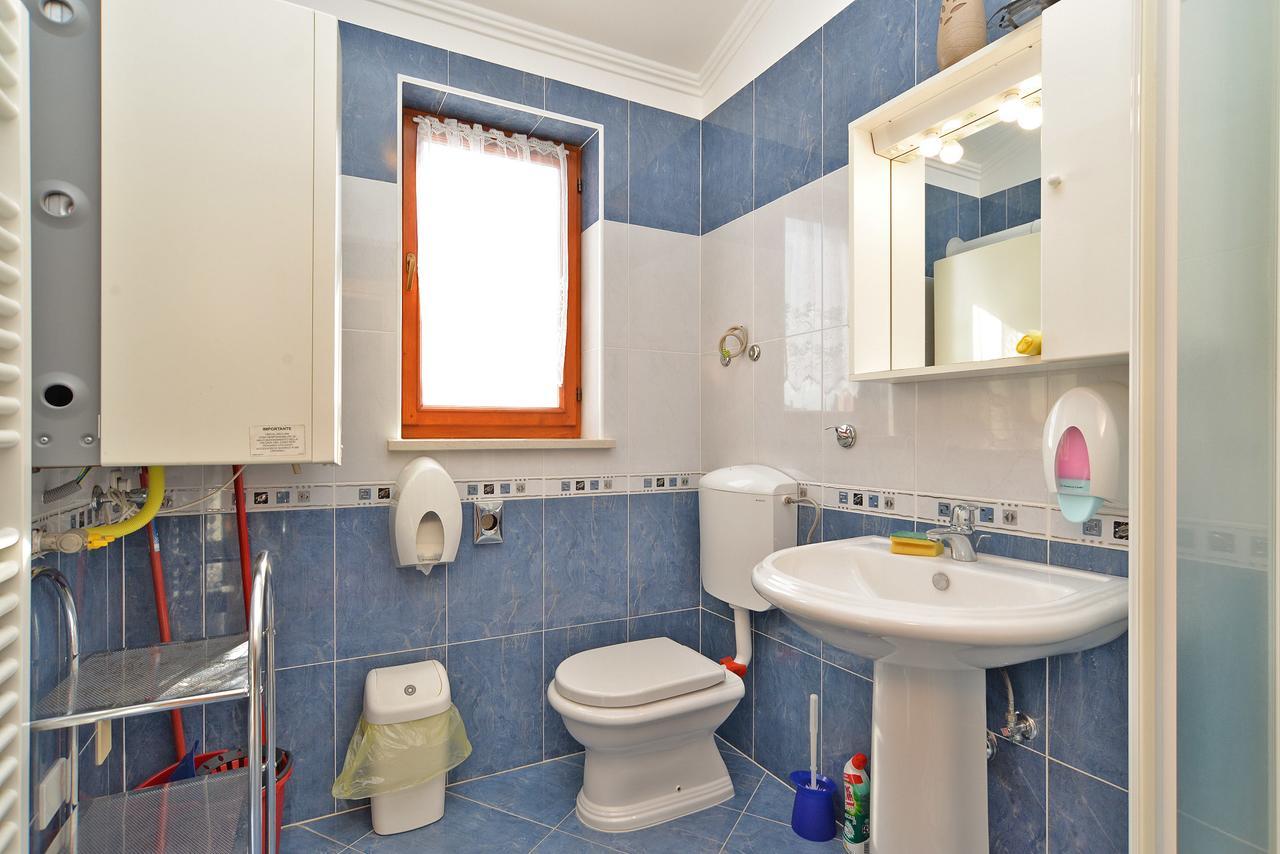 Apartment Ljiljana 1553 Новиград Экстерьер фото