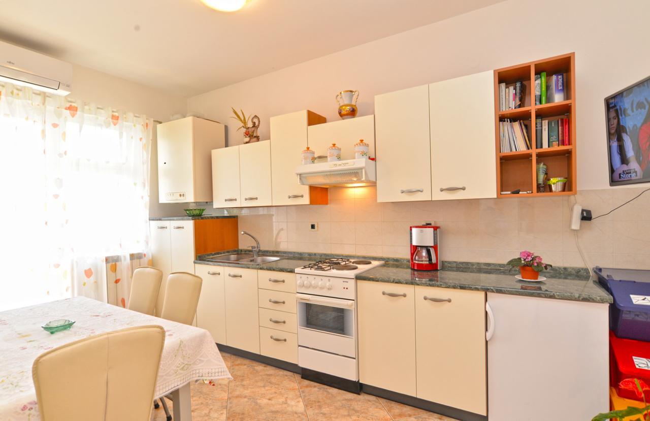 Apartment Ljiljana 1553 Новиград Экстерьер фото