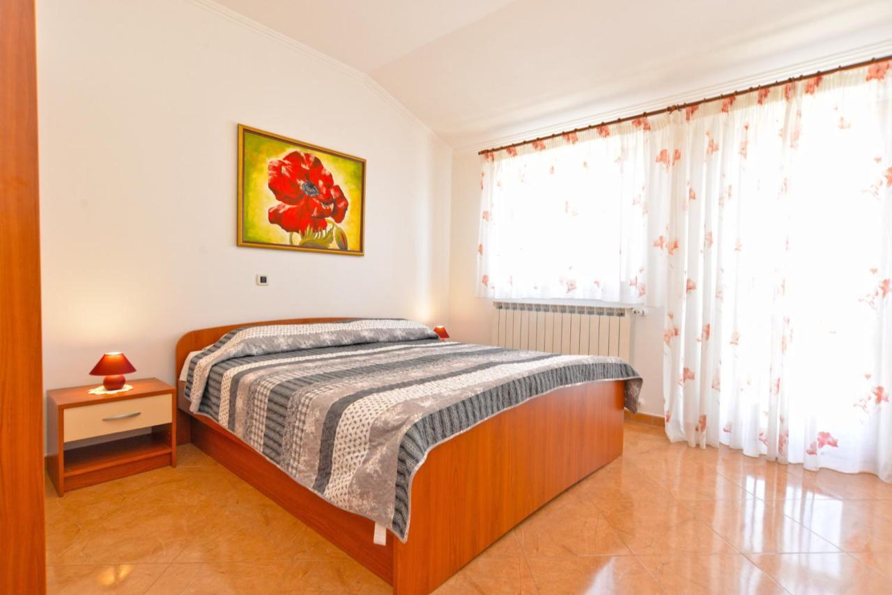 Apartment Ljiljana 1553 Новиград Экстерьер фото